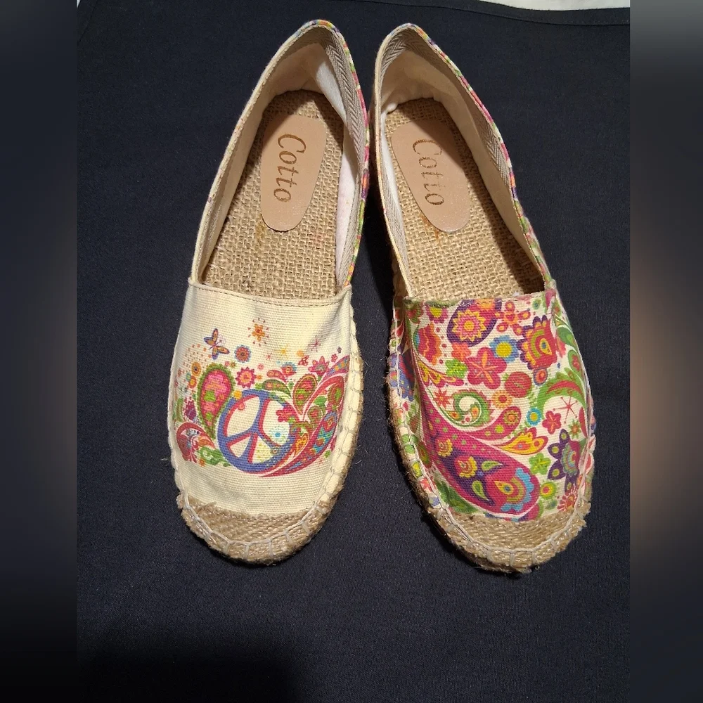 Cotton On Cream Espadrilles with Vintage Charm - Picture 3 of 6